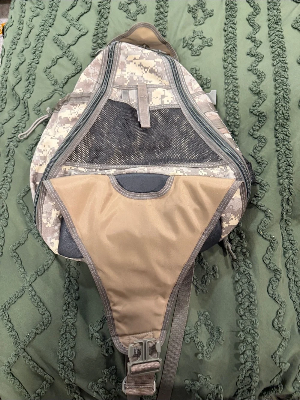 Maxpediton Monsoon Gearslinger Digital Camo Sling Backpack